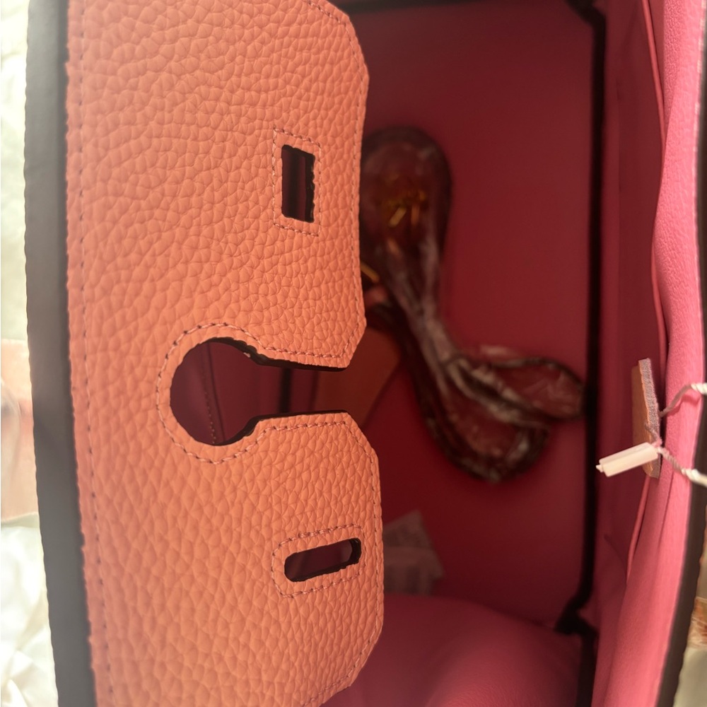 Structured Pink Wirkin Satchel Handbag with Gold-Tone Hardware - Picture 4 of 4